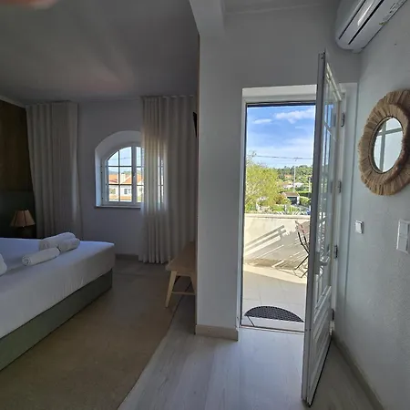 Stylish By Homing Sesimbra